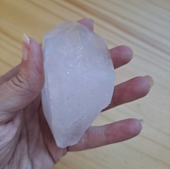 Large Quartz Crystal Point - Picture 4 of 10